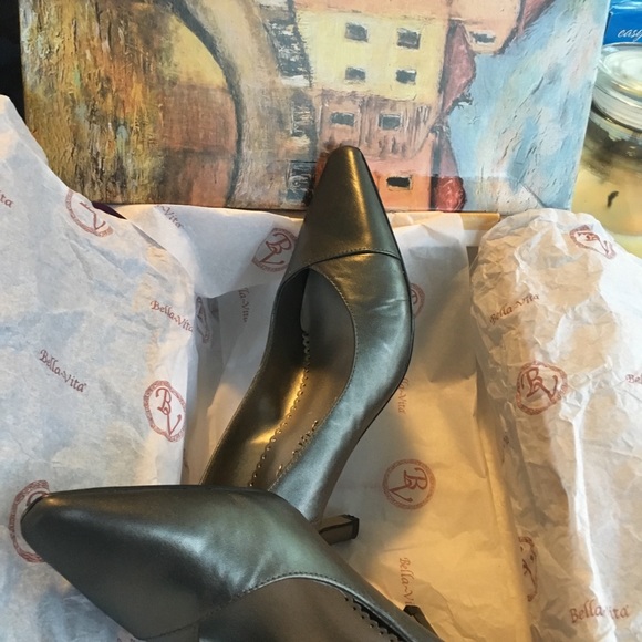 Shoes - Picture 3 of 4